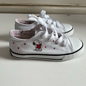 Peanuts Snoopy Hearts White Canvas Size 12 Kids Youth Shoes Sneakers Cartoon
